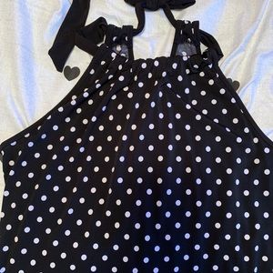 Polka dot tie neck sleeveless shirt